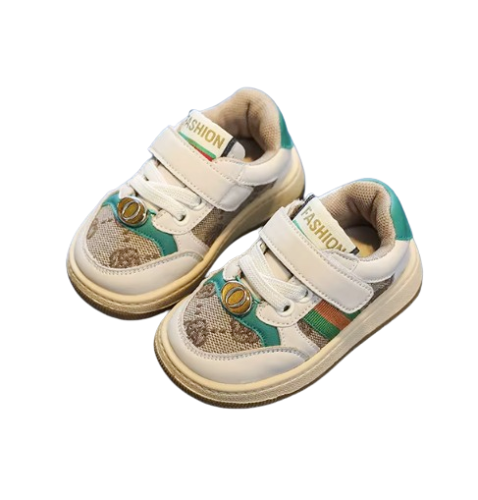 Buty sportowe dla chłopca.png