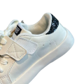 Wygodne i modne adidasy dla dziecka.png